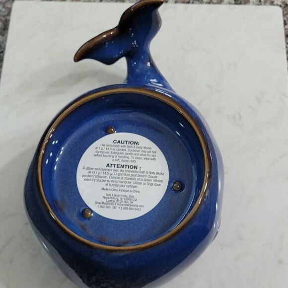 Bath and Body Works whale 3 wick candle holder - Picture 8 of 8